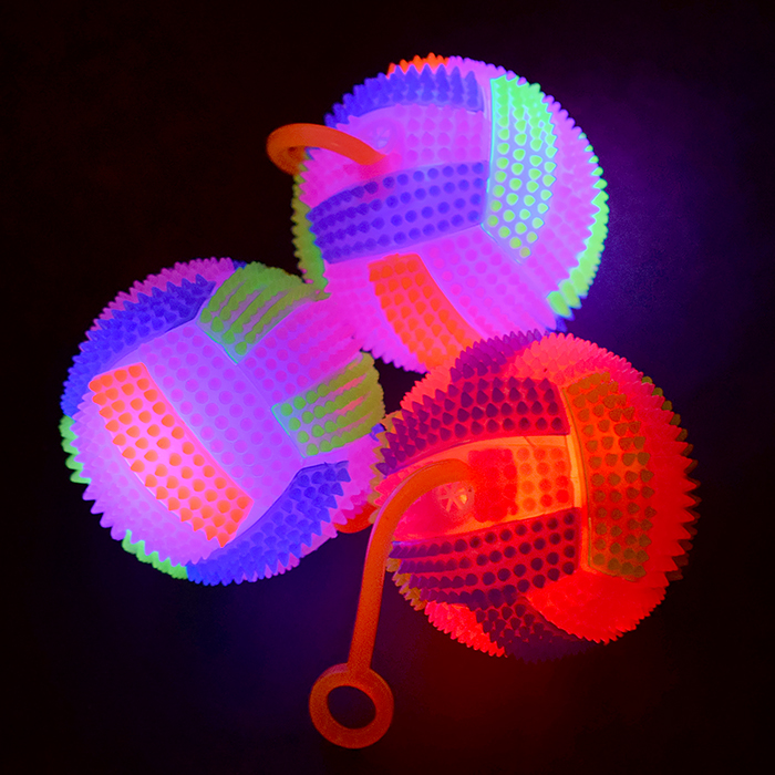 Фото к товару Мяч-ежик 00-1173 "Цветные полоски" со светом, (6,5см) в коробке Мяч-ежик 00-1173 "Цветные полоски" со светом, (6,5см) в коробке