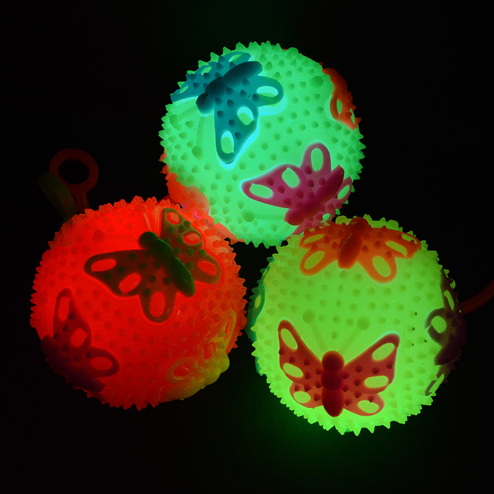 Фото к товару Мяч-ежик 00-1533 "Бабочки" (6,5см) в коробке Мяч-ежик 00-1533 "Бабочки" (6,5см) в коробке