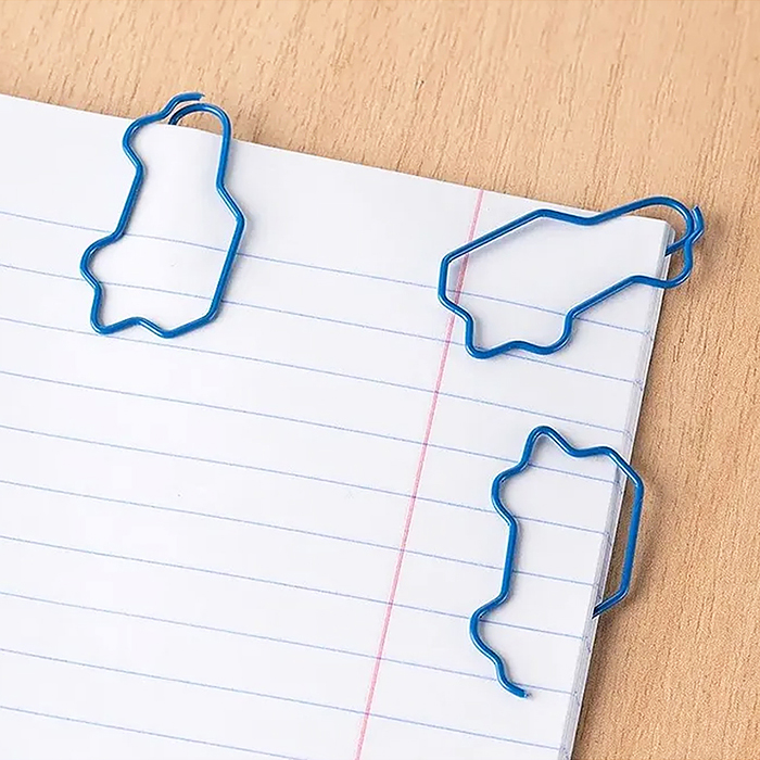 Фото к товару Скрепки фигурные машинка L40 мм, 12 шт., пластик. коробка, европодвес синие Скрепки фигурные машинка L40 мм, 12 шт., пластик. коробка, европодвес синие