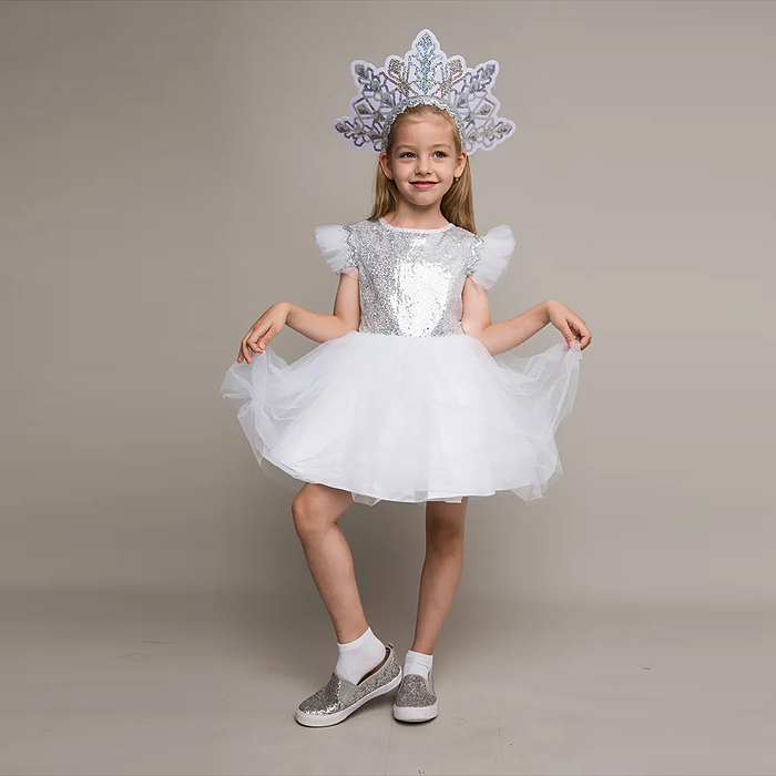 Фото к товару Костюм "Снежинка Элис" размер 104-52 Костюм "Снежинка Элис" размер 104-52