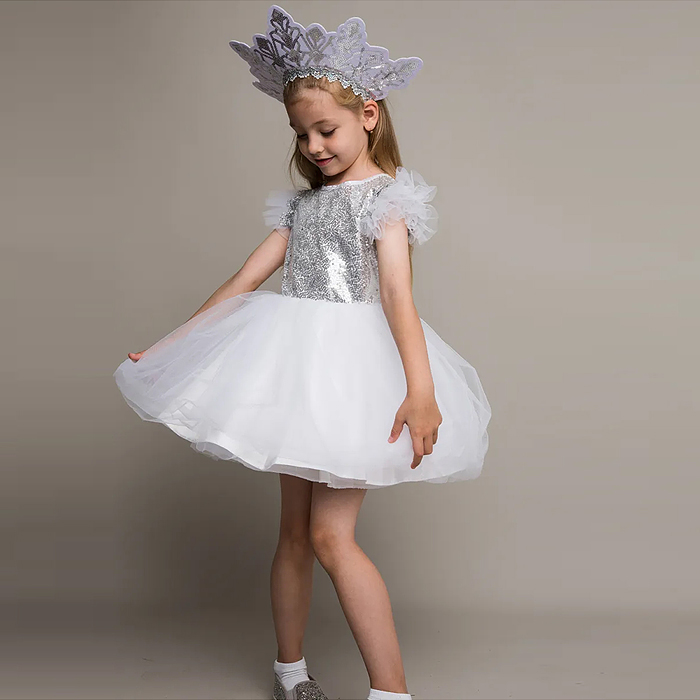 Фото к товару Костюм "Снежинка Элис" размер 104-52 Костюм "Снежинка Элис" размер 104-52