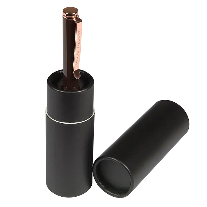 Фото к товару Ручка "Venezia Classico" в картотнном тубусе, 1,0 мм, синяя (корпус коричн, футляр черный) Ручка "Venezia Classico" в картотнном тубусе, 1,0 мм, синяя (корпус коричн, футляр черный)