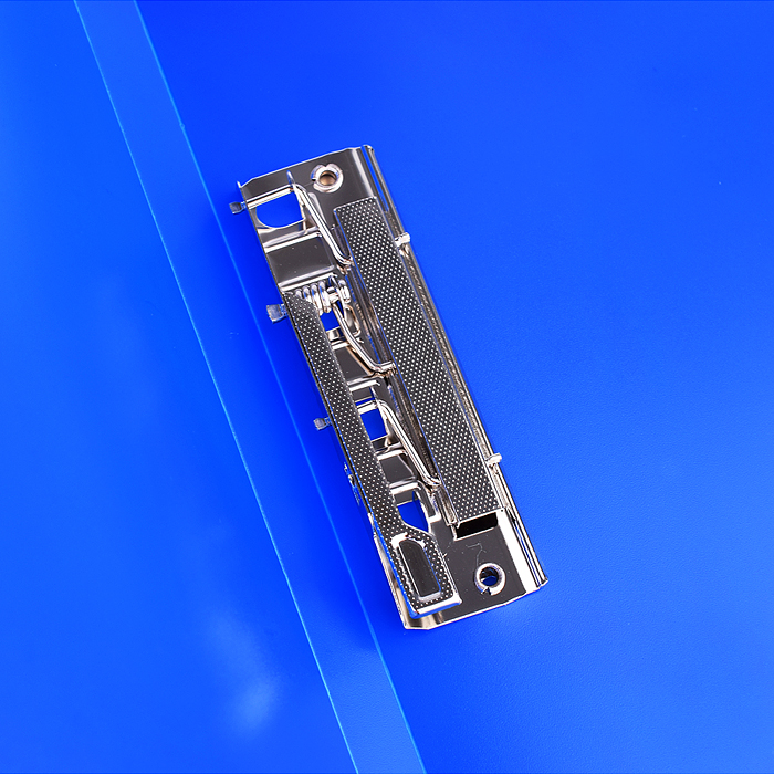 Фото к товару Папка с металлическим прижимом, A4, 500 мкм.,15 мм., песок, синий Classic Папка с металлическим прижимом, A4, 500 мкм.,15 мм., песок, синий Classic