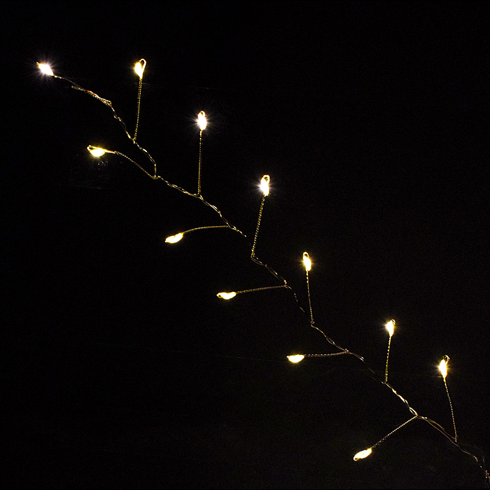 Фото к товару Электрогирлянда Мишура, 3м, 100 ламп, теплый Электрогирлянда Мишура, 3м, 100 ламп, теплый