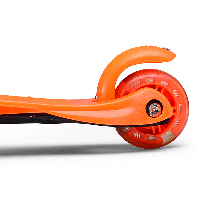 Фото к товару Самокат U026125Y оранжевый, 3-х колесный, в коробке Самокат U026125Y оранжевый, 3-х колесный, в коробке