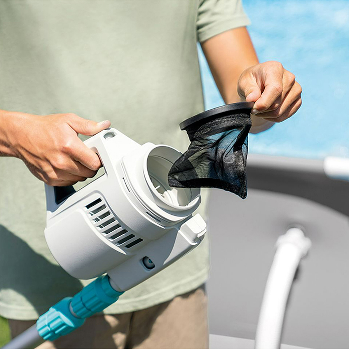 Вакуумный пылесос для чистки бассейна на аккумуляторах с ручкой 2.8м, 28628 INTEX
