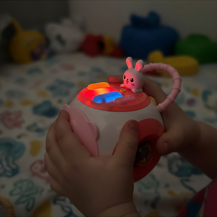 Фото к товару Игрушка развивающая 8029B "Волшебный шар" свет, звук, в коробке Игрушка развивающая 8029B "Волшебный шар" свет, звук, в коробке