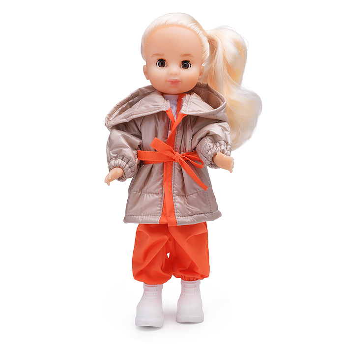 Кукла Элис на прогулке