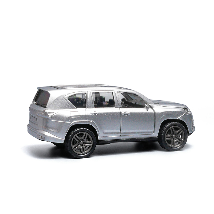 Серебристая инерционная машинка die-cast , 1:32, с люком